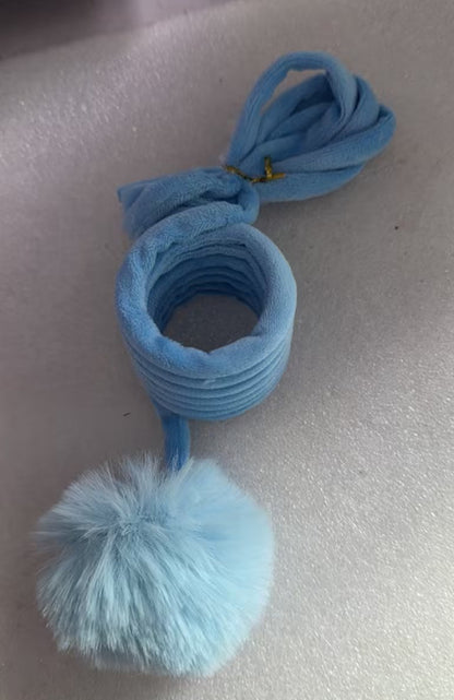 Kattleksak med Fjäderboll